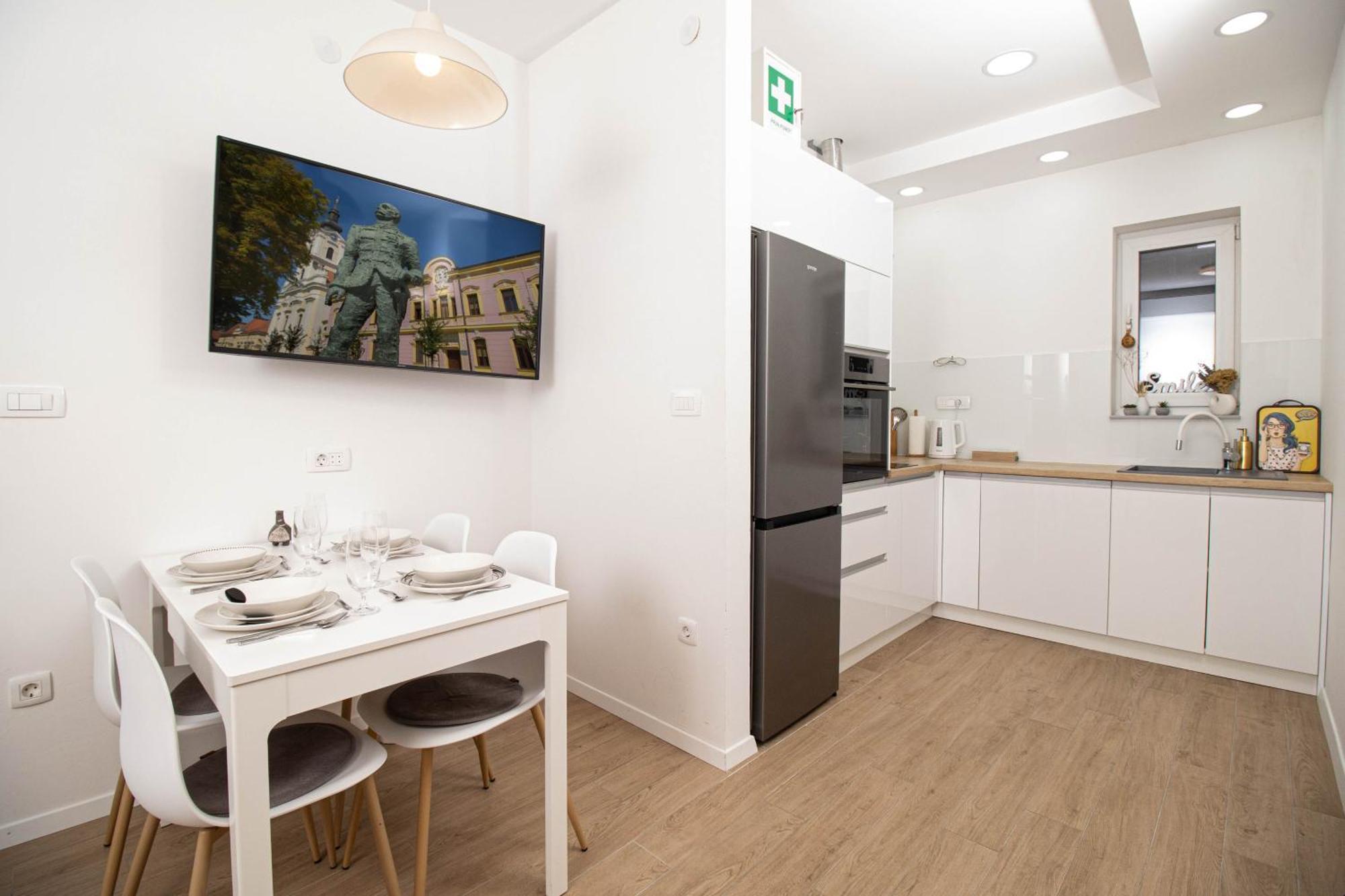 Apartman Maki Vinkovci Exterior photo